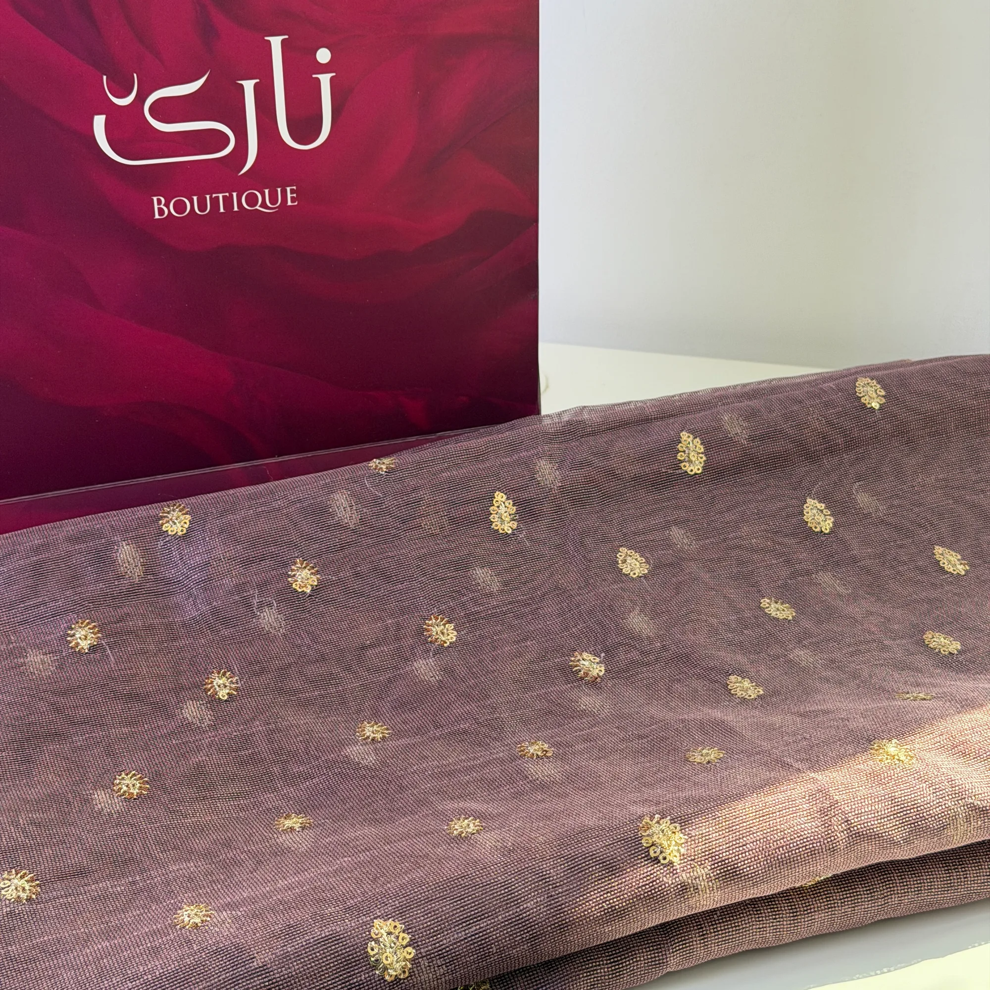 کراسی برنجۆکی نارێ — مۆری خۆڵەمێشی