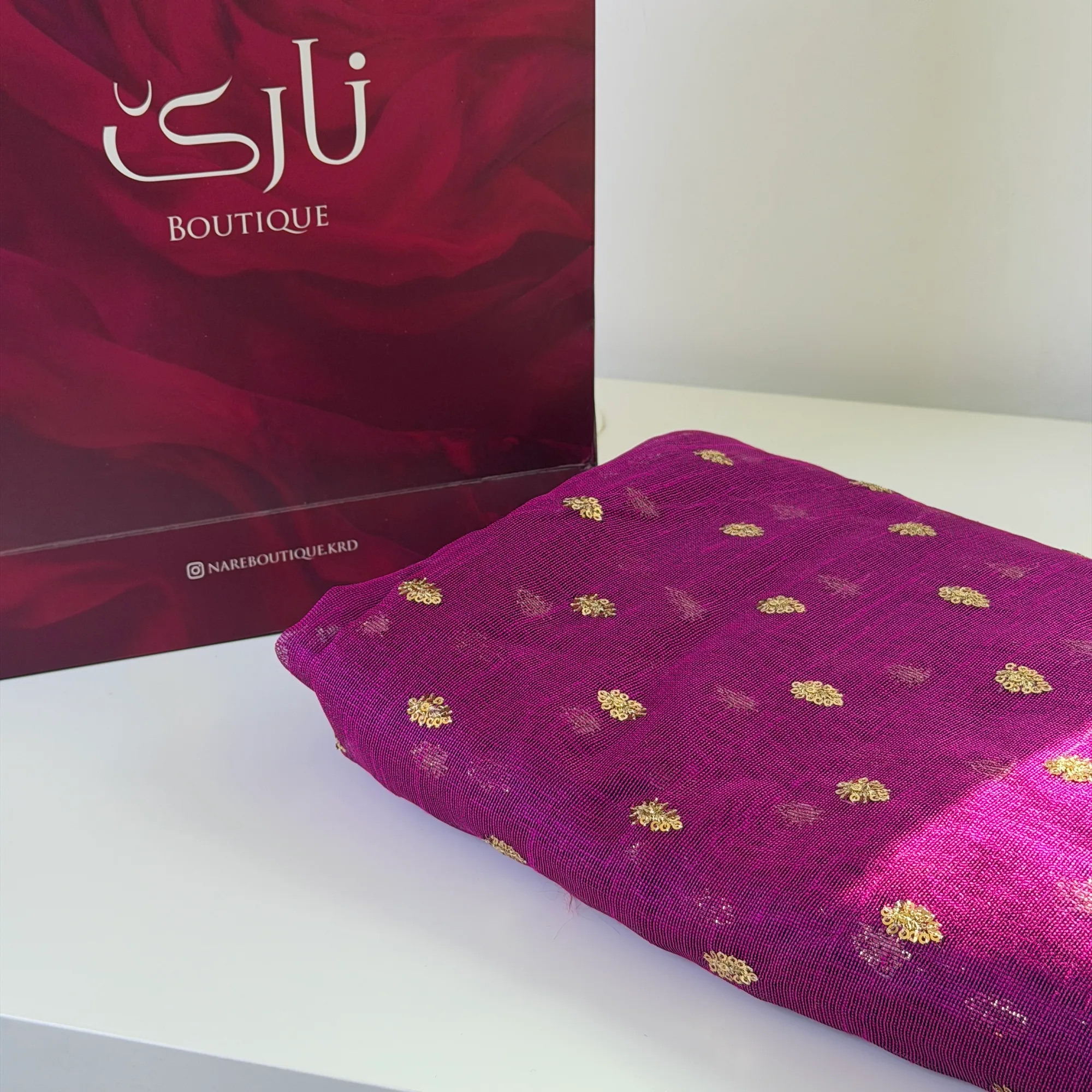 کراسی برنجۆکی نارێ — پەمەیی تۆخ