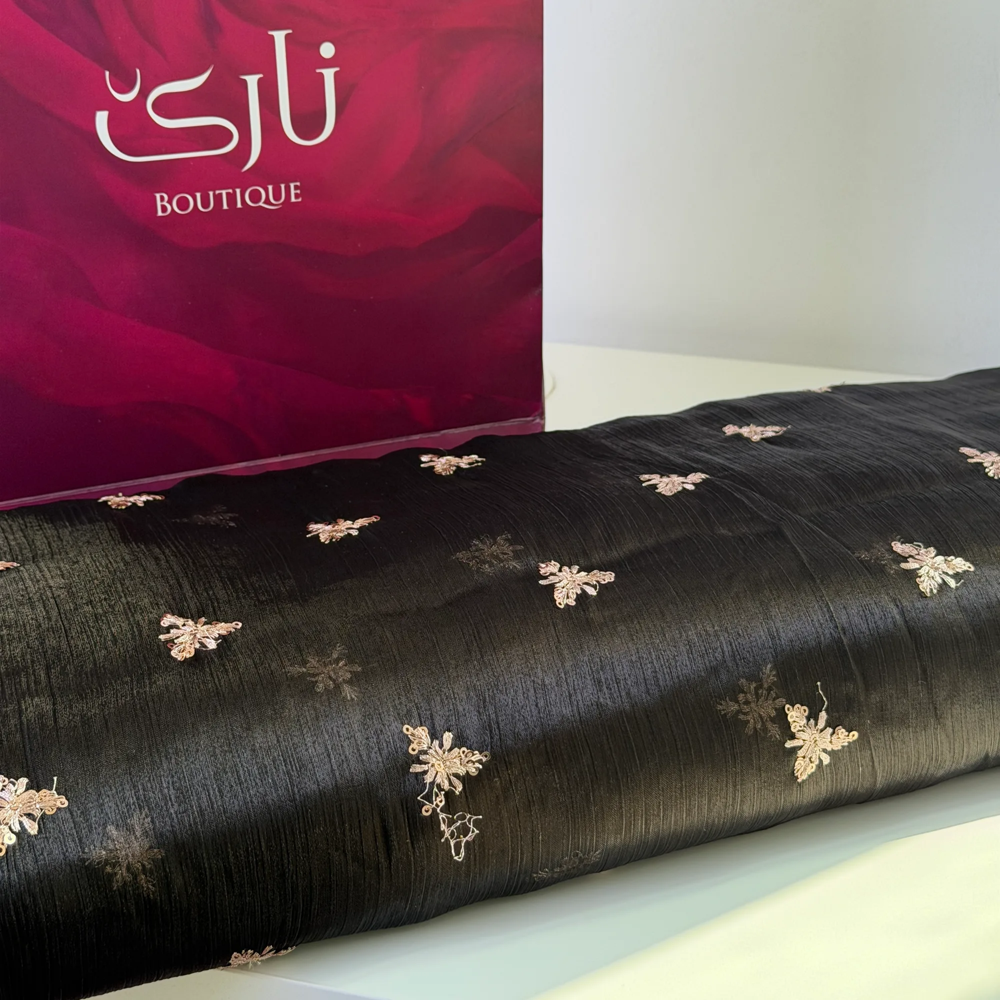 کەوای نەخشی تاڵ تاڵی فێندی — ڕەش