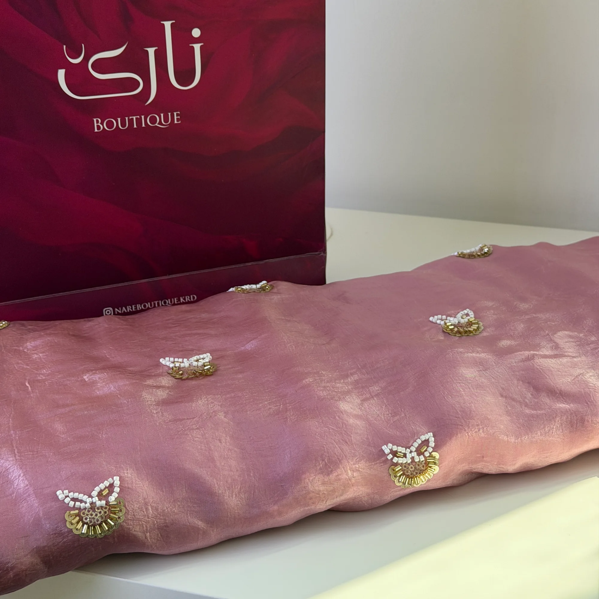 کراسی ئیشی دەستی زەنگیانە — مۆری خۆڵەمێشی