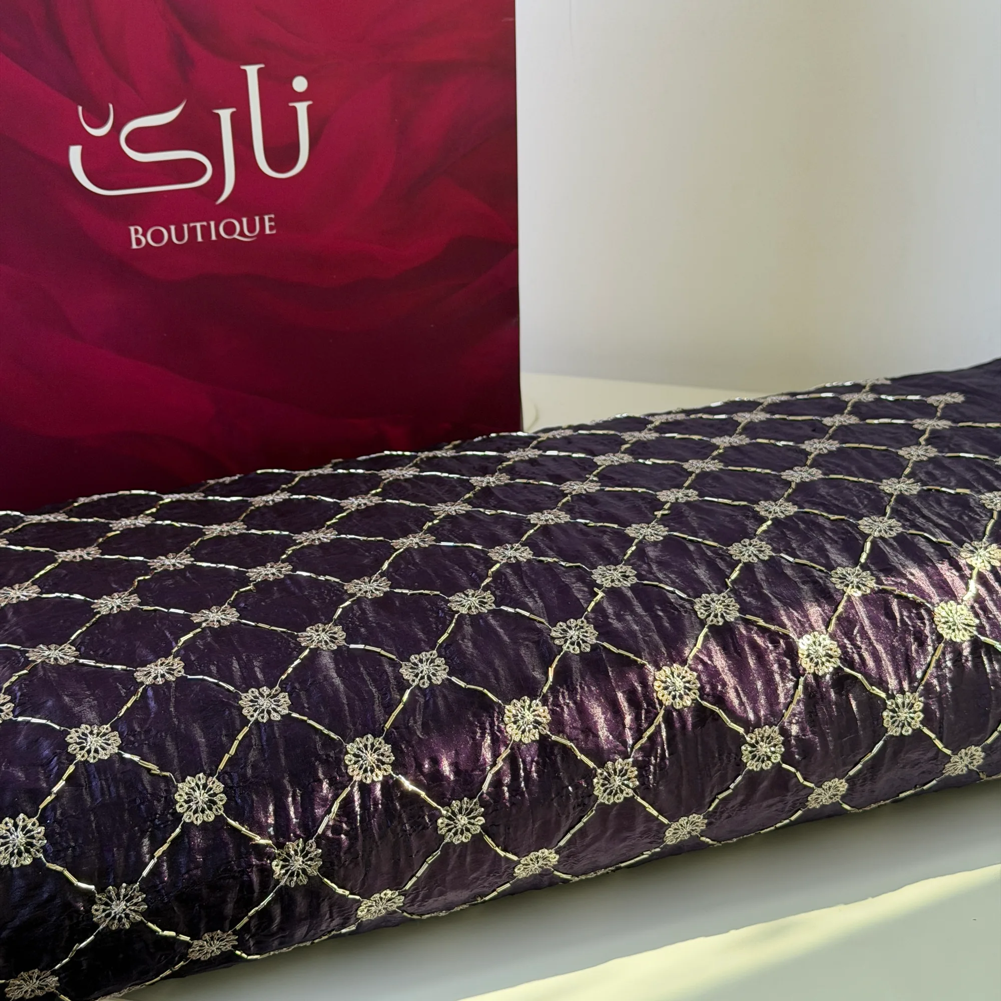 کەوای ناسک و توڵی سلڤەری شاهانەییی — شینی تۆخ