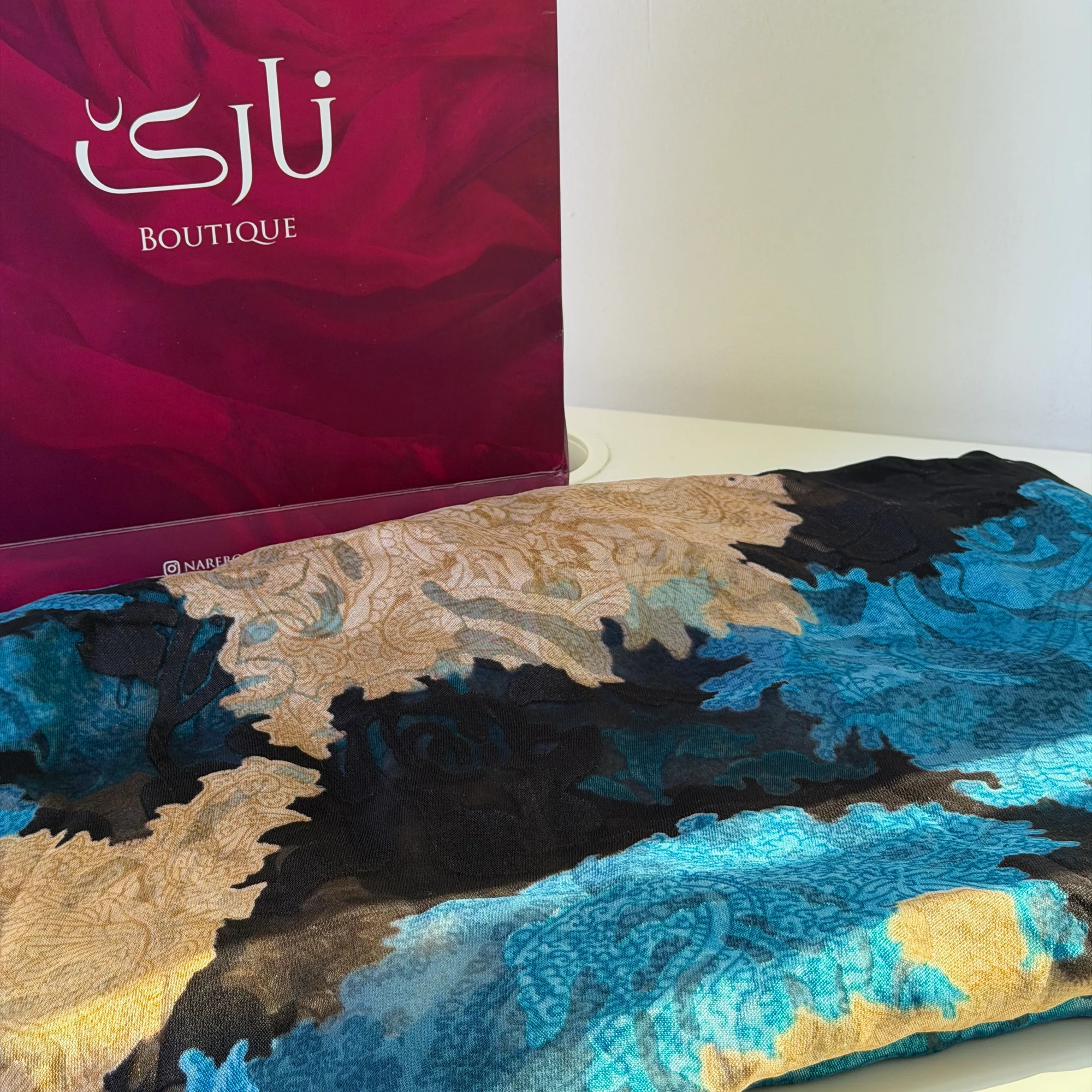 کراسی گوندی نارێ — فیرووزەیی