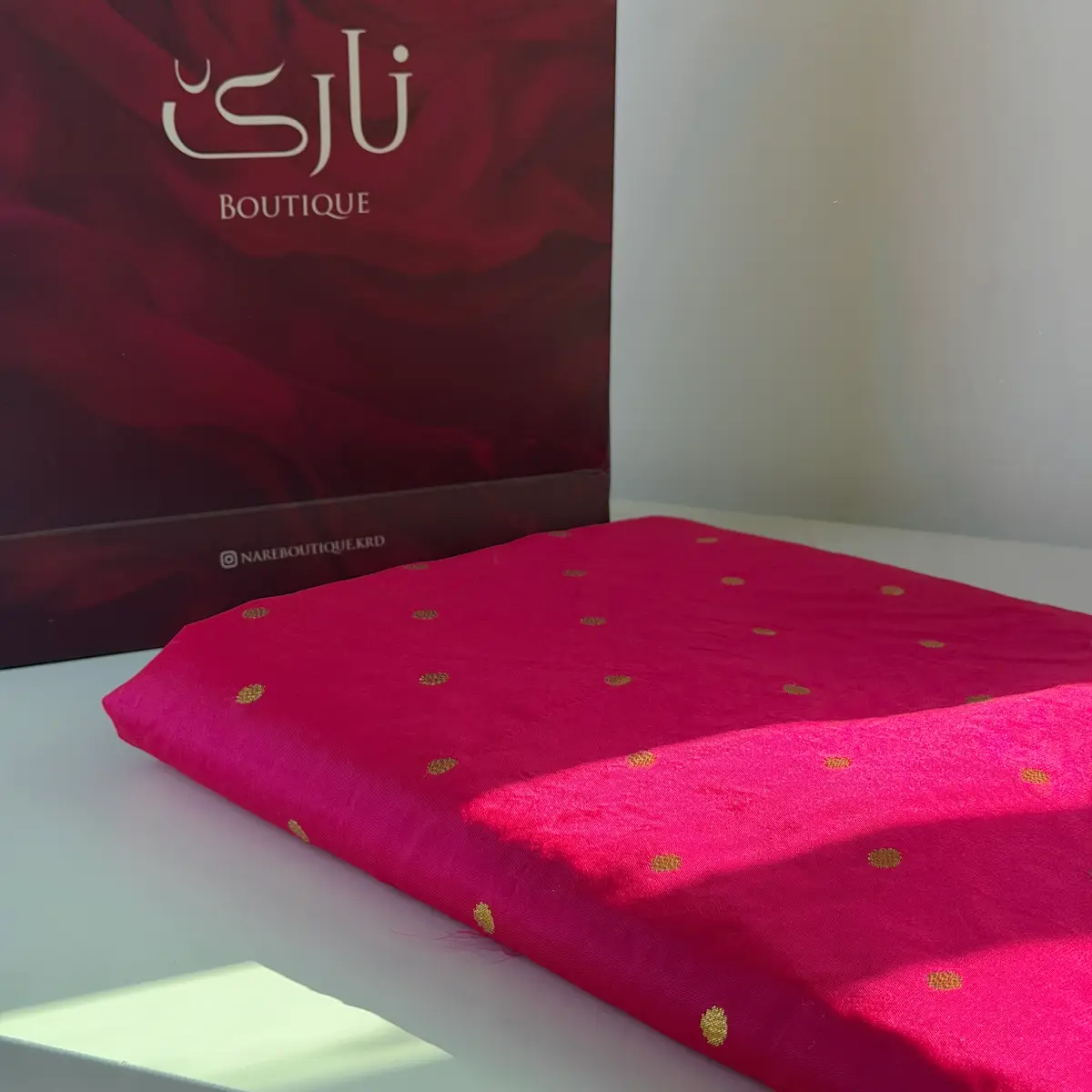 تافتەی خال خال — پەمەیی تۆخ
