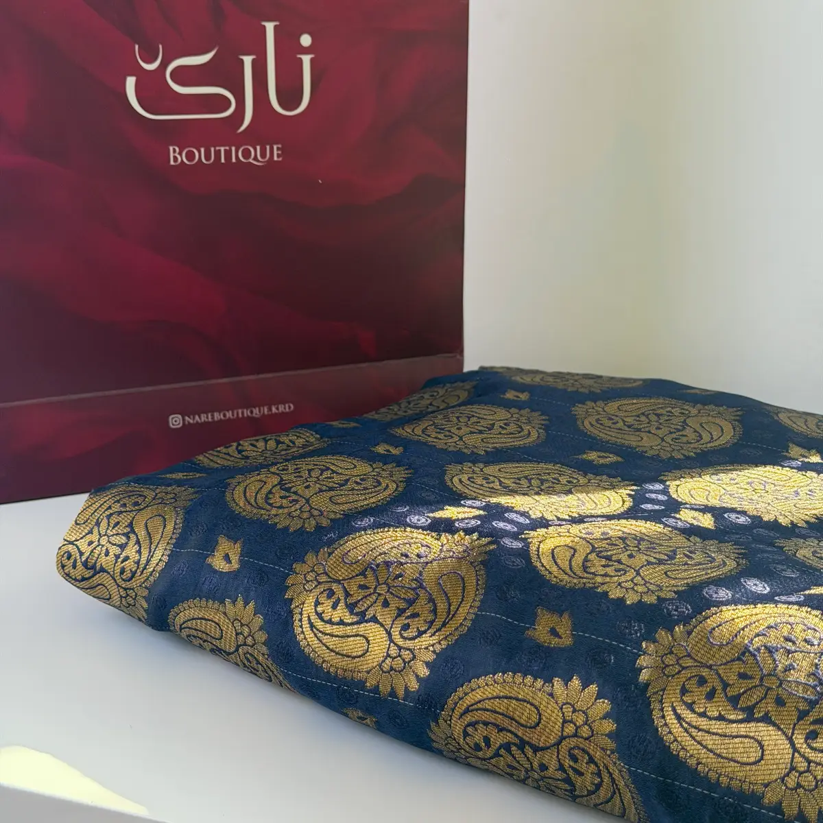گورونی یابانی — شینی تۆخ