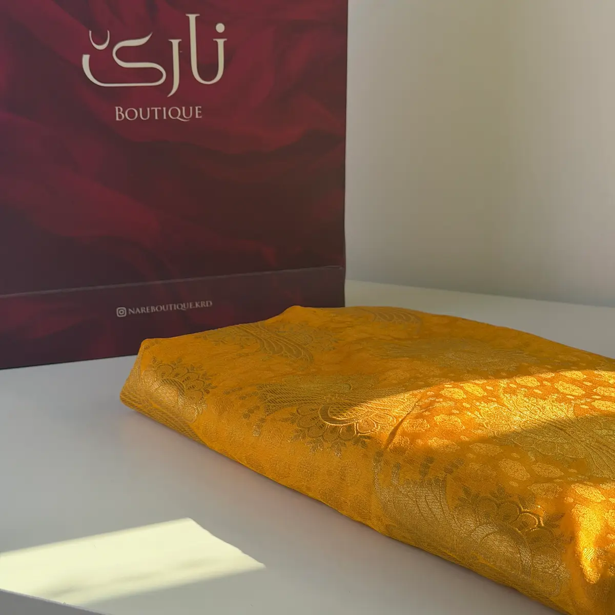گورونی هندی بوتیک — ئاڵتونی تۆخ