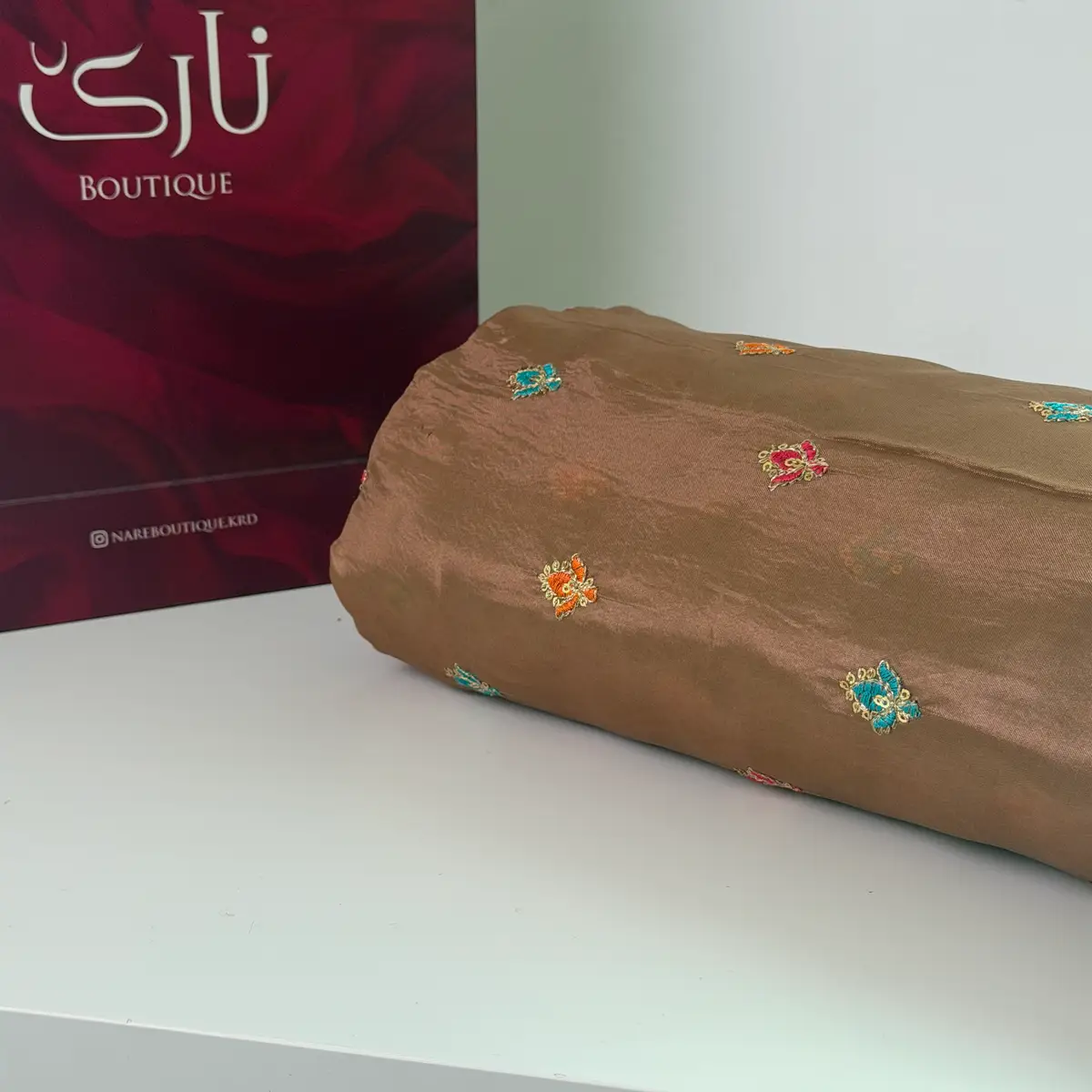 تافتەی مۆدێرنی نارێ — قاوەیی