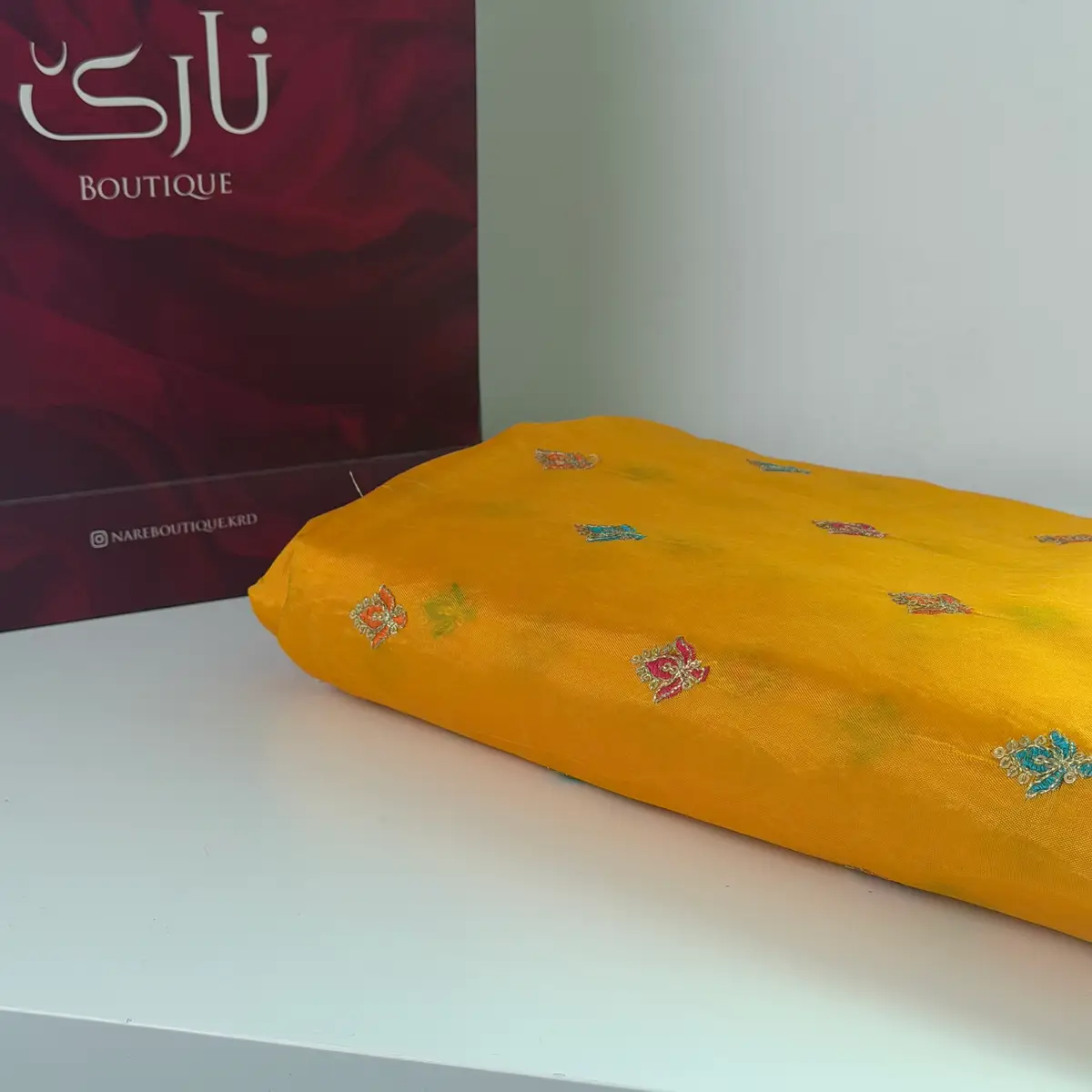 تافتەی مۆدێرنی نارێ — ئاڵتونی