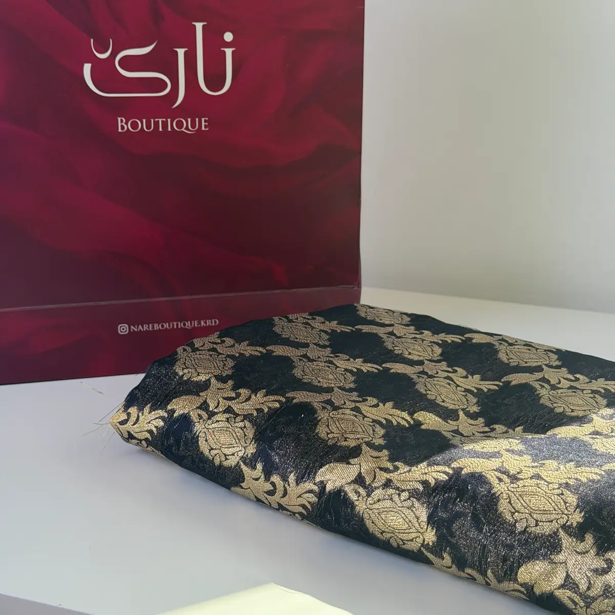 کراسی ئۆرگانزی ئەستور — شینی تۆخ