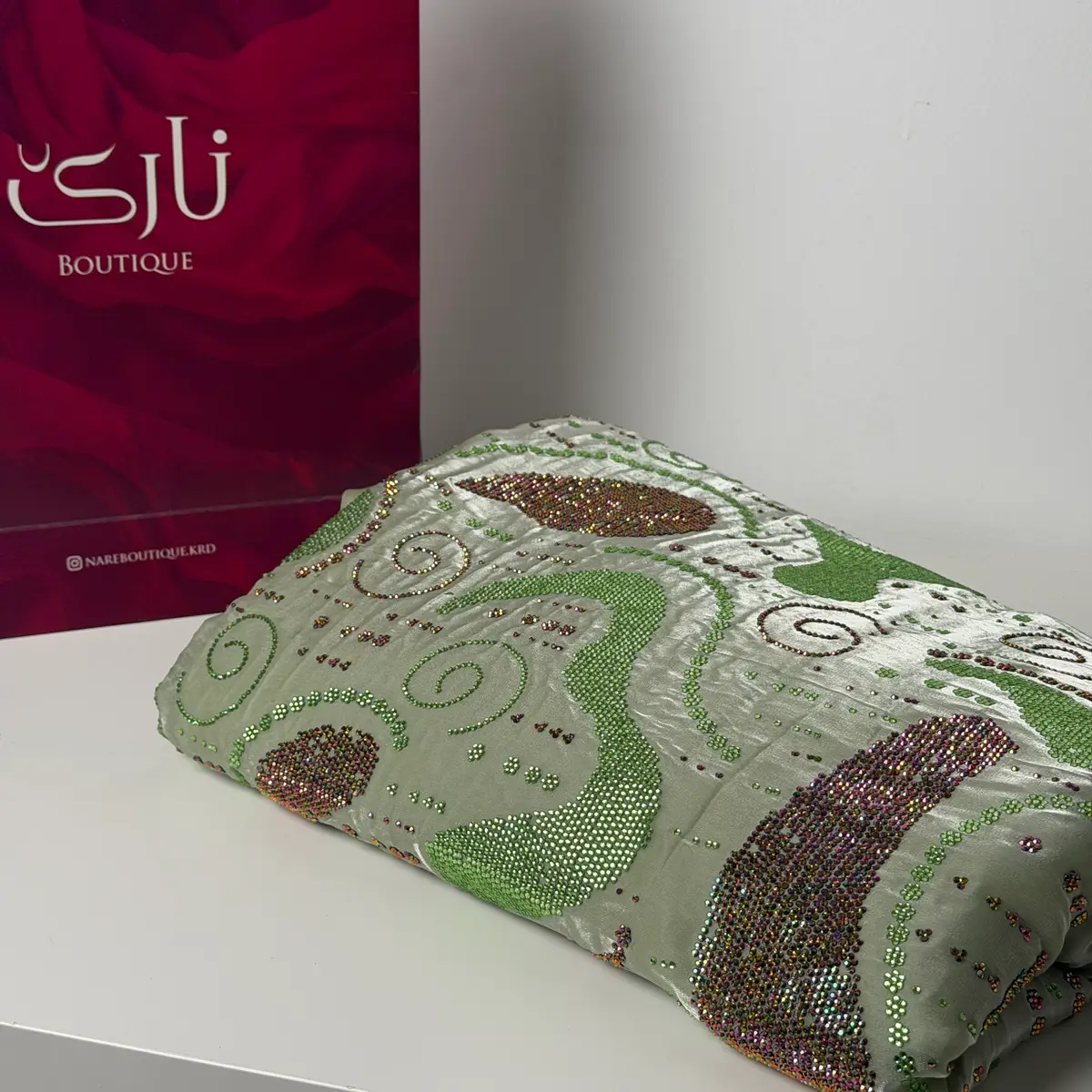 سێتی نقێم ئیمارات ٧ — سەوزی کاڵ
